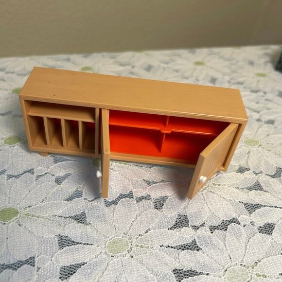 Vtg Tomy Smaller Homes Doll House Living Room Cabinet Coffee Tables - Picture 3 of 10